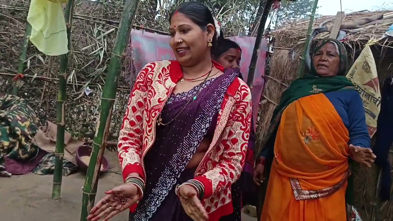 #संगीता मौर्य 💯मचाई धमाल🥰 #दीदी मम्मी के #संगीता 🎋🌳साथ बालू  रेतवा डगरिया चलावे कैसे#🙏