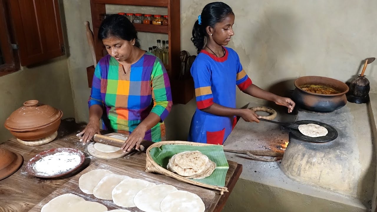 Chapati with Chicken Curry | Chapati Recipe | Village Chicken Curry Recipe | Village Dinner Recipe