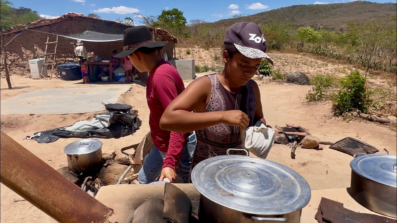 ALMOÇO NA ROÇA COM DONA “CENOURINHA” COMUNIDADE SANHARÓ 