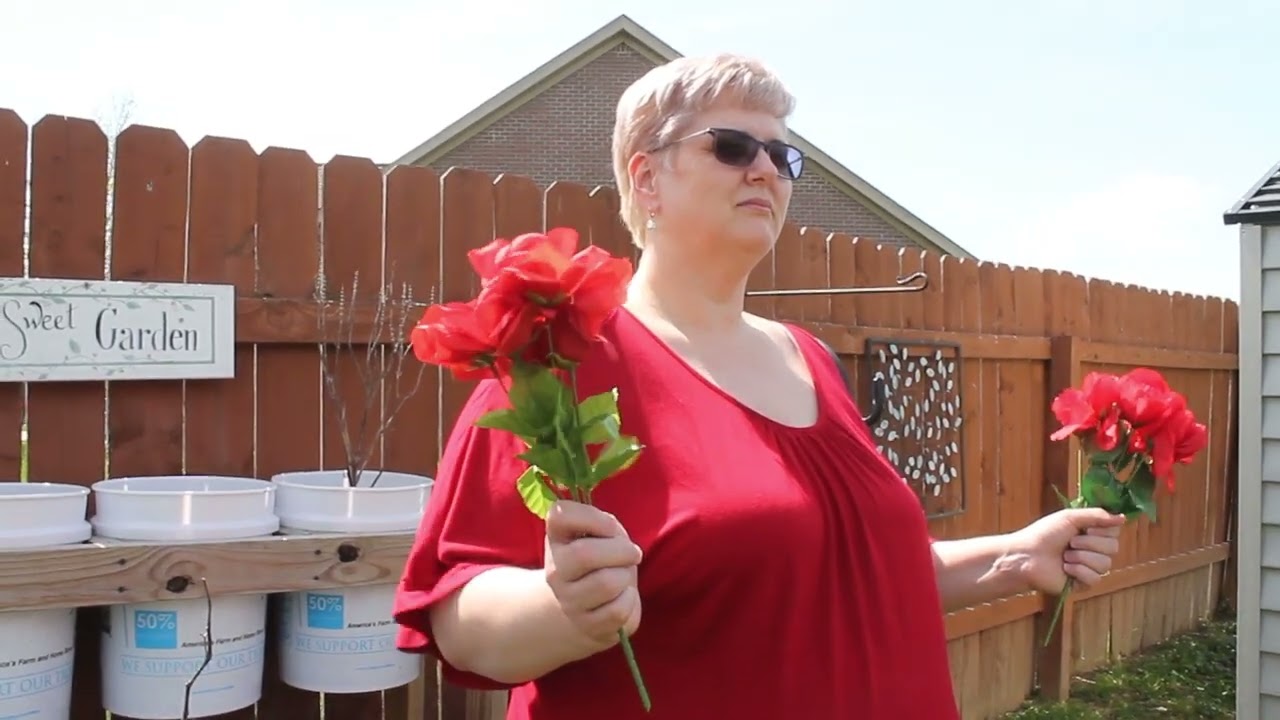 Short Horror Film: Gardening
