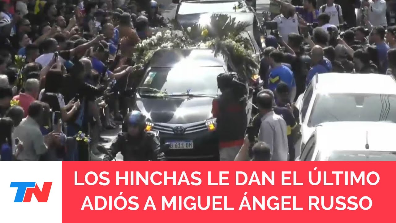 El último adiós a Russo: retiraron el cuerpo de la Bombonera y el cortejo llegó al cementerio