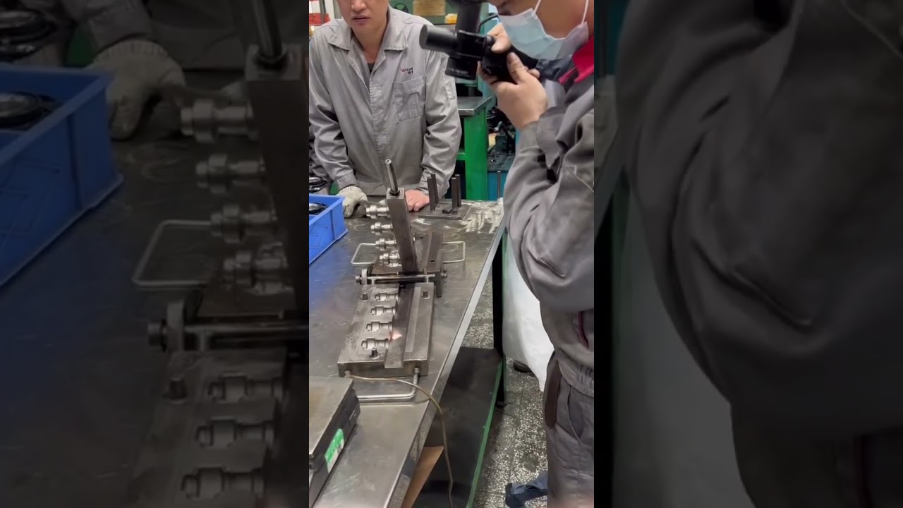 Metal Surface Treatment with Handheld Laser Cleaning Machines
