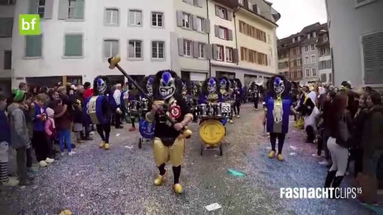 Sambaschränzer Fasnacht-Clip «Walking On Broken Glass» @Umzug Liestal 2015