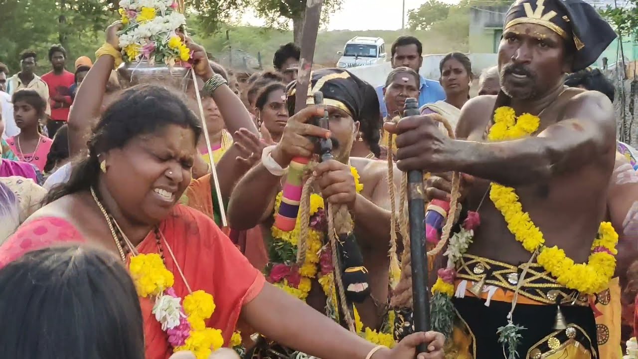 Karuppasamy samy attam naiyandi Melam கருப்பணசாமி சாமி ஆட்டம் Village festival#ayarpadieditz