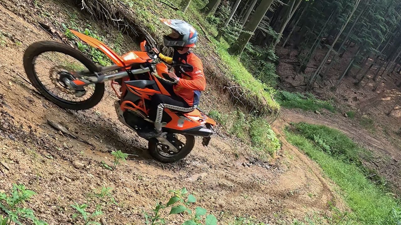KTM 690 ENDURO R 2023 - OFF-ROAD First Ride Ever to the Top of the Mountain (1050m)