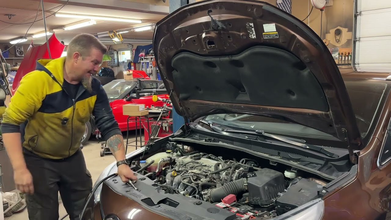 Huoltoja aamusta iltaan | MB W246 | Toyota Avensis | Pari sanaa Audista