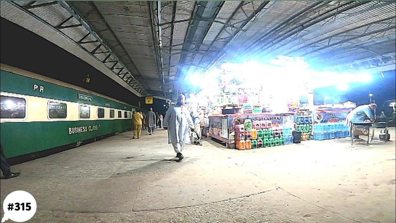 Walking In Rohri Railway Station At Night #EastWalks