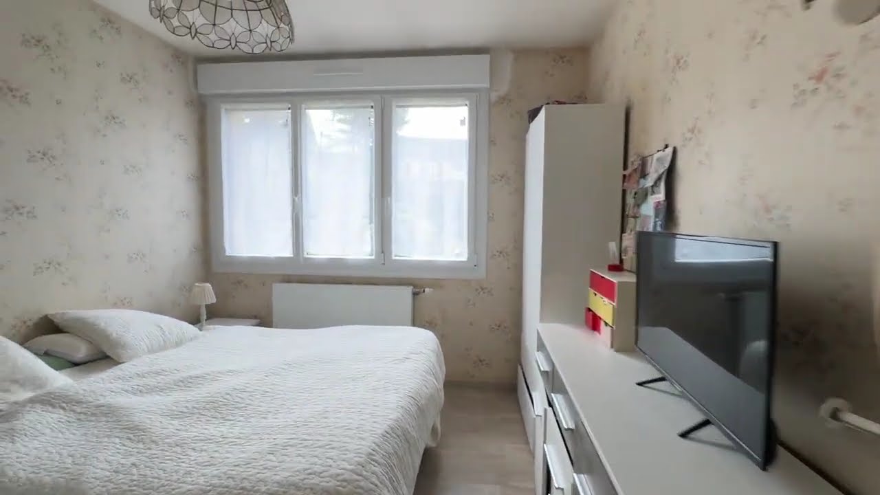 Maison rénovée de 96 m2 sh sur 727 m2 de terrain quartier d'Étion