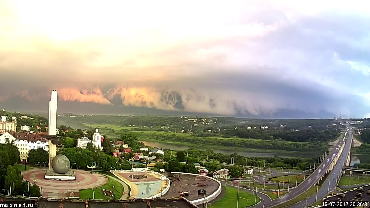 Грозовой фронт и начало грозы вечером 15.07.17
