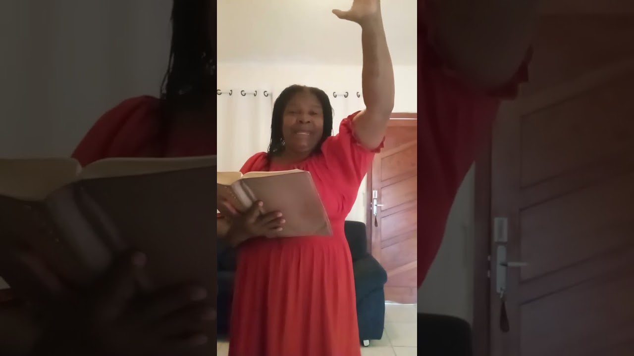 Manhã gloriosa de oração orando por todos em nome de Jesus Cristo 🙏🏿❤️☺️