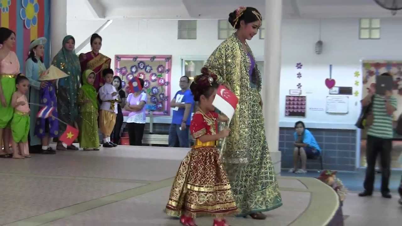 คลิปเดินแบบงาน รร  อนุบาลบรรจงรัตน์