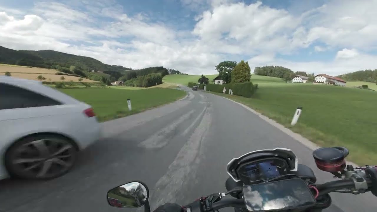 Street Triple 765 RS cruising through Upper Austria