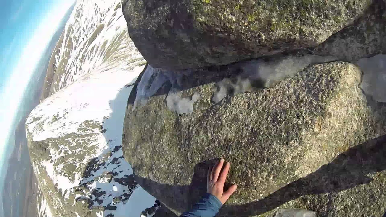 Fiacaill Ridge, Cairn Lochan POV (Winter)