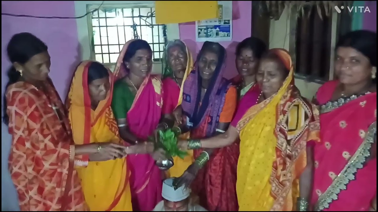 आंध समाजाच्या लग्नात नवरदेवाला आंघोळ घालताना चे गाणे तेल तेल वाण 