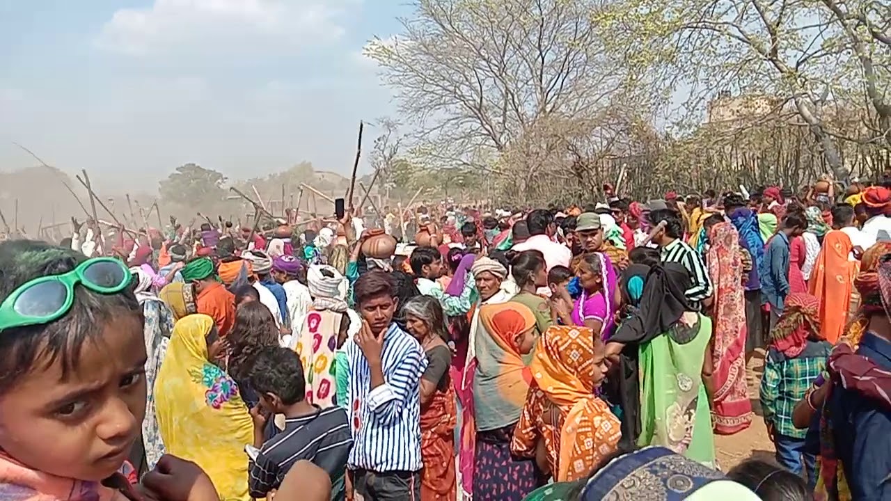 होली का माहौल पाल देवल में