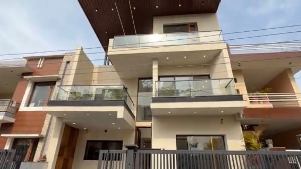 200 Sq Yard villa Sector 125 Mohali | 5 BHK Duplex house for sale in Sunny enclave , South Facing