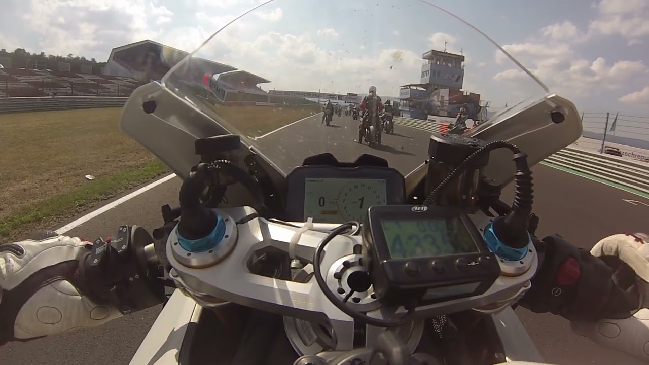 V4 MOST 2022 Warm Up und Start SBK1 Actionbike