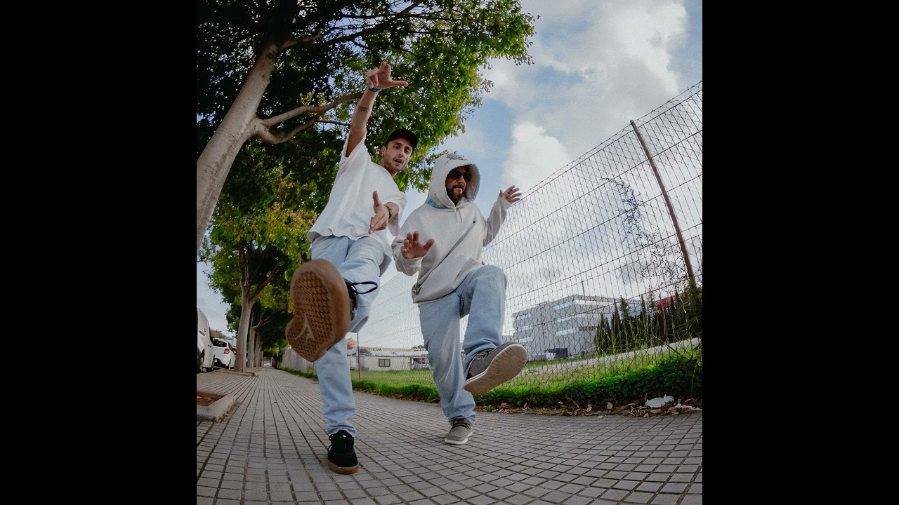 ​ Calee Arias Ft Moldevik                                           @CaleeArias 