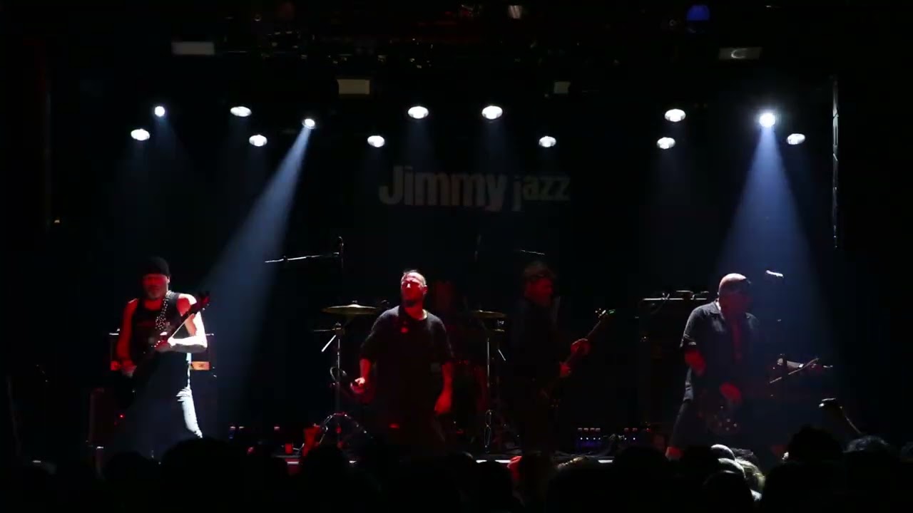 Discharge en la Jimmy Jazz