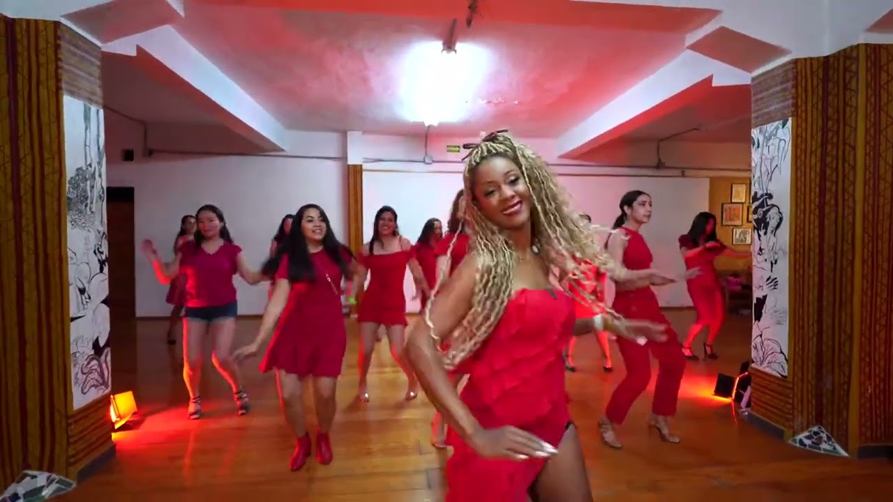Salsa cubana con Yaceli Martínez. LADY STYLE