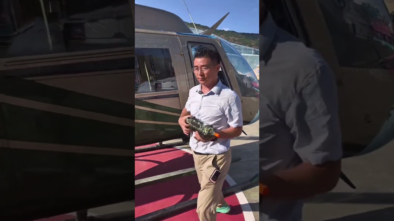 Fly a helicopter to kill flies #helicopter #helicopterpilot #helicopterflight