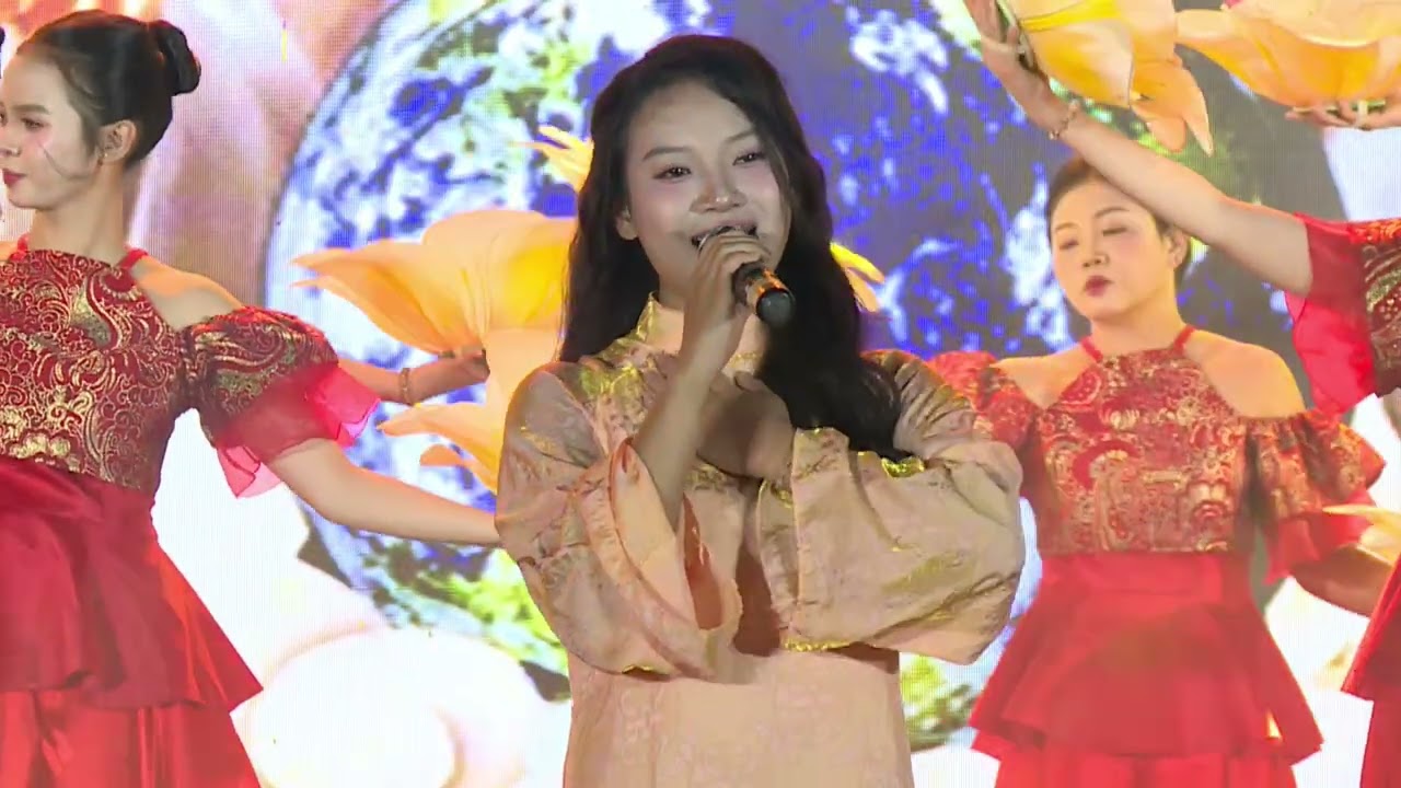 Tạ ơn Chúa Xuân - St: Sr Mr Tigon - Trình bày: Đại Việt, Khánh Huyền, Chí Huy - Tốp múa giáo xứ Đx