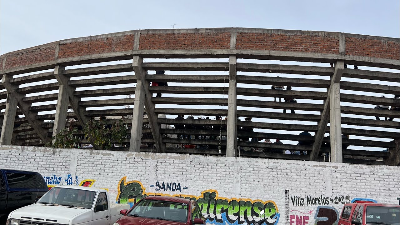 JARIPEO EN PLAZA DE TOROS HERMANOS FRANCO DE VILLA MORELOS MICH 2 DE ENERO 2025