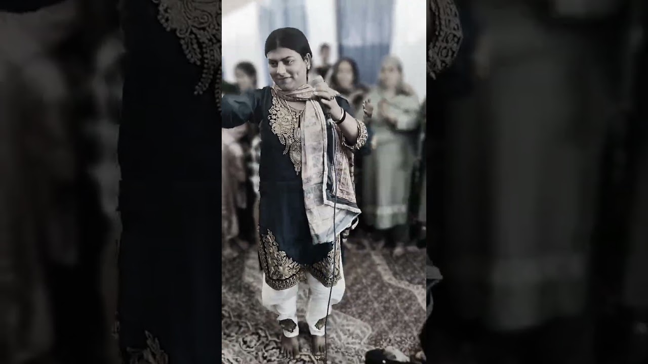 Kashmiri roof song  dancer Payal.plz subscribe my channel like shar contact for booking 9541211060