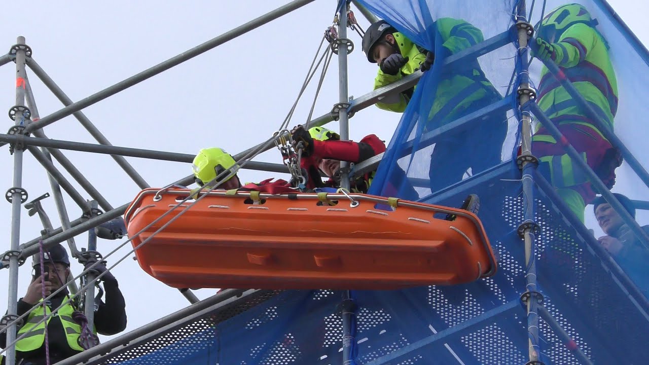 Dramatische Rettung am Turm der Martinskirche