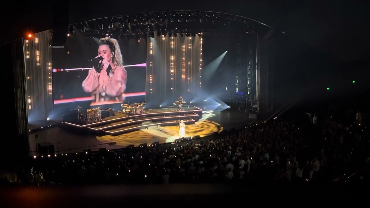 KELLY CLARKSON - BEAUTIFUL DISASTER (chemistry vegas 8/5/23)