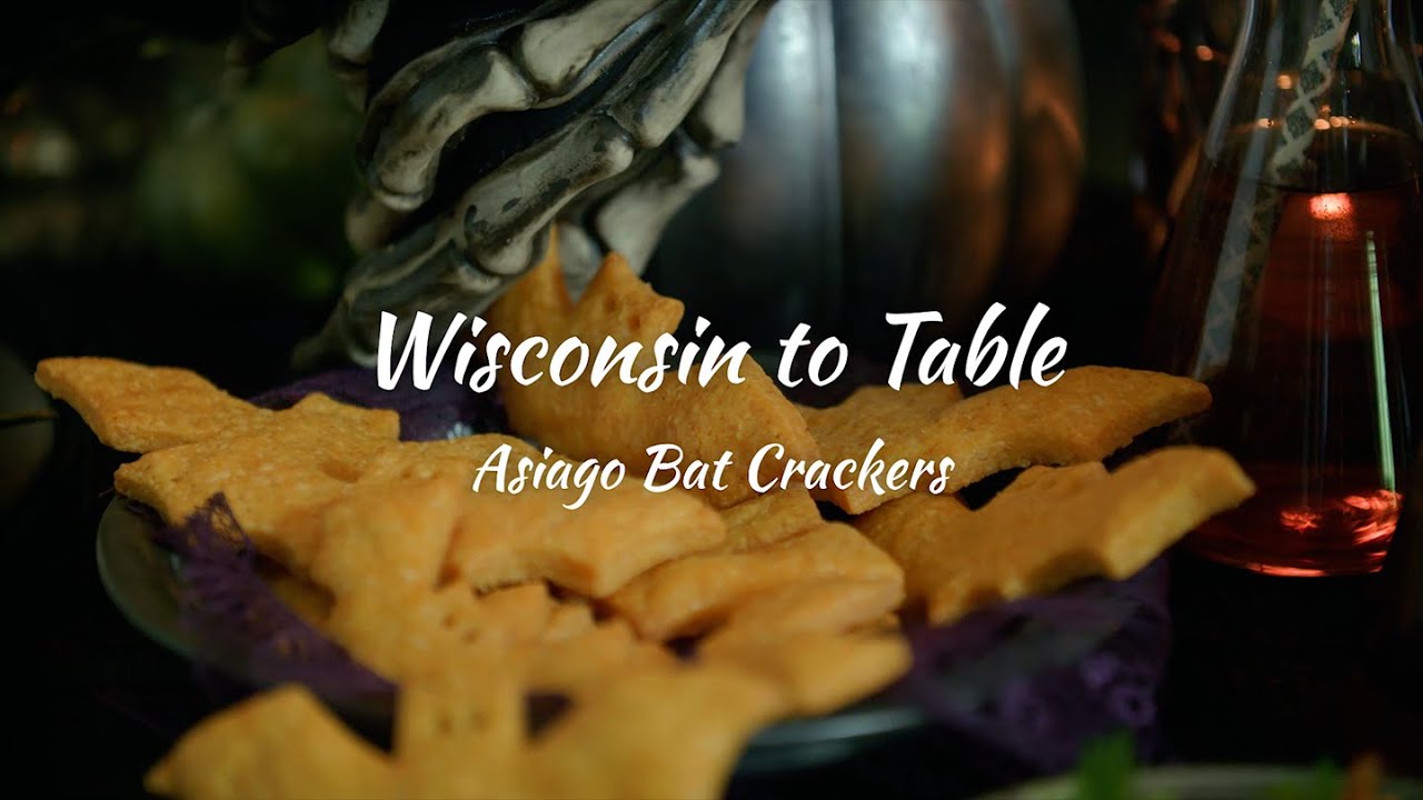 Asiago Bat Crackers