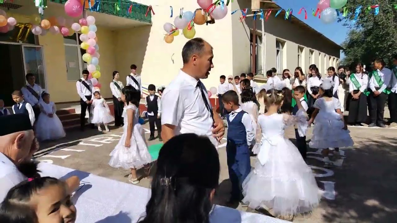 Sirdaryo viloyati Oqoltin tumani 16-maktab 1-sinf o'quvchilarining '' So'ngi qo'ng'iroq'' tadbiridan