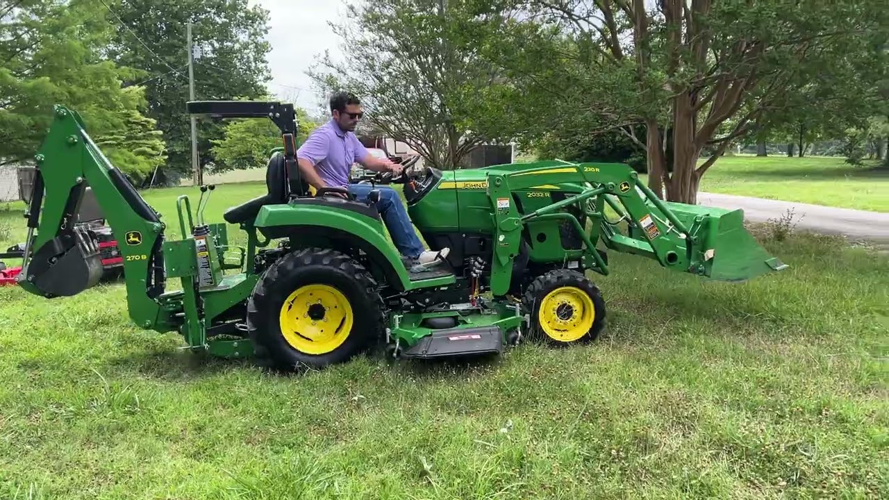 Lot # 0222: John Deere 2032R (Low hours)