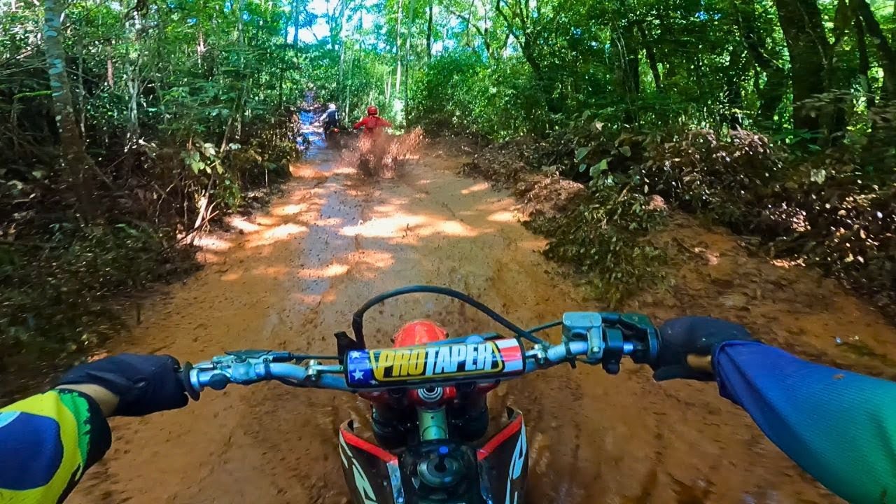 Quebrei A Crf 230 Na largada do Trilh&atilde;o de tr&ecirc;s arroios adrenalina e muita lama 