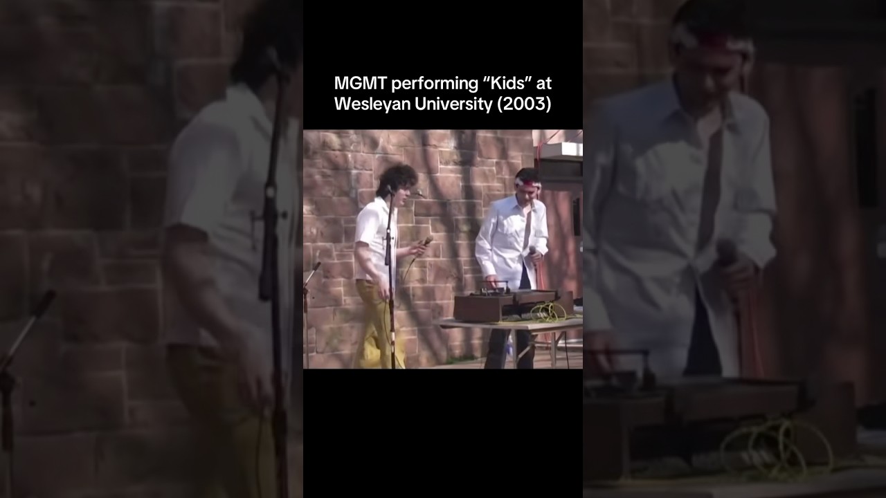 MGMT performing “Kids” at Wesleyan University (2003) 