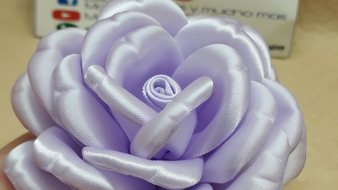 maratón/flores fáciles esponjosas listón satin /mayra León