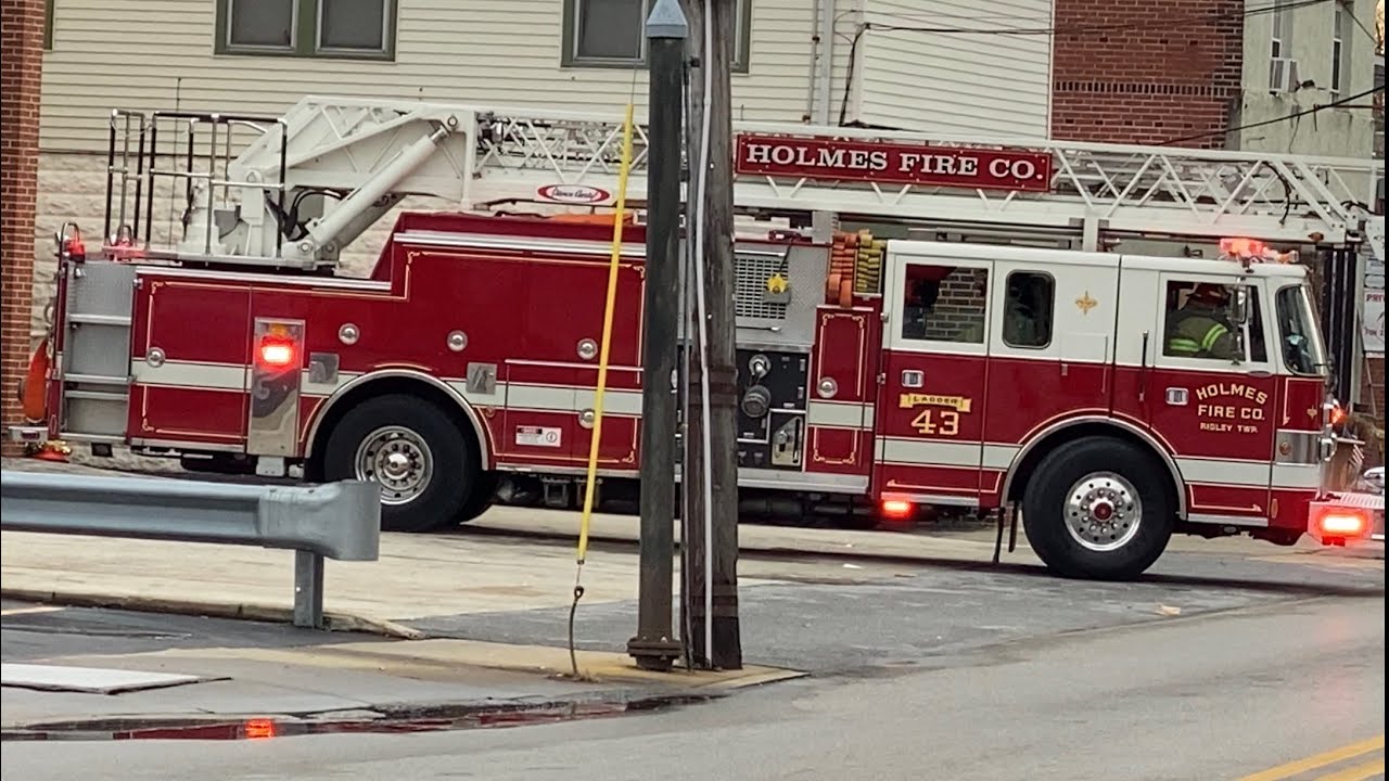 Holmes Fire Company Ladder 43 Responding 12-28-21