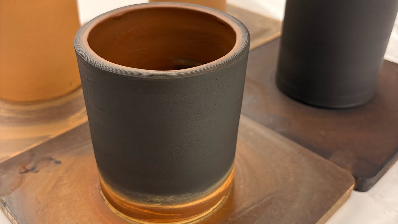 THROWING CYLINDRICAL CUPS ON THE WHEEL | EXPLORING 3 NATURAL CLAY COLORS | BEGINNER FRIENDLY. 🖤❤️💚🌍