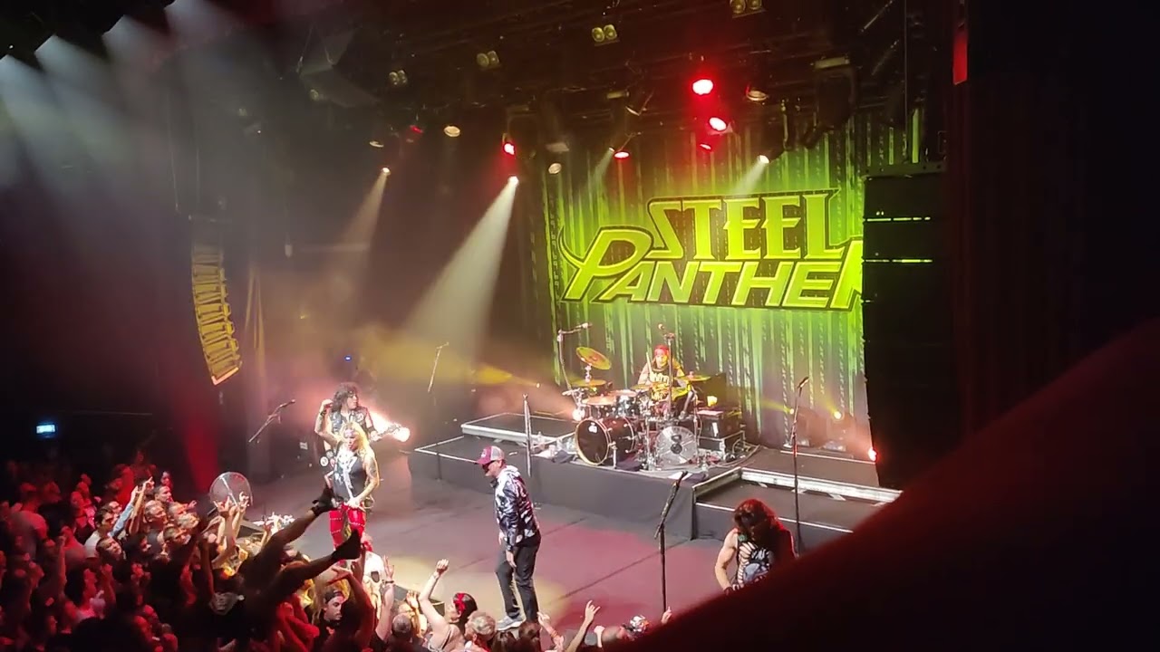BRAND NEW SONG - Steel Panther - Never Too Late To Get Some Pussy Tonight - Paris Bataclan - 07-2022