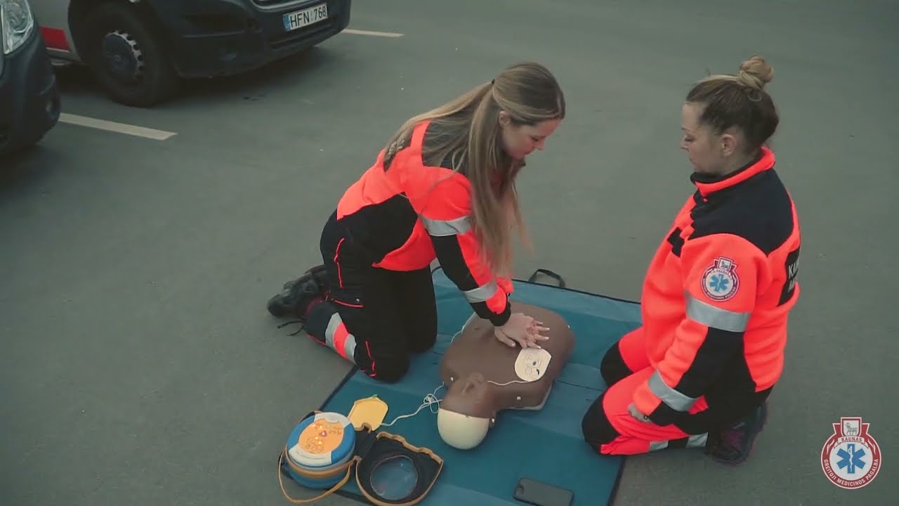 Kaip naudoti automatinį išorinį defibriliatorių?