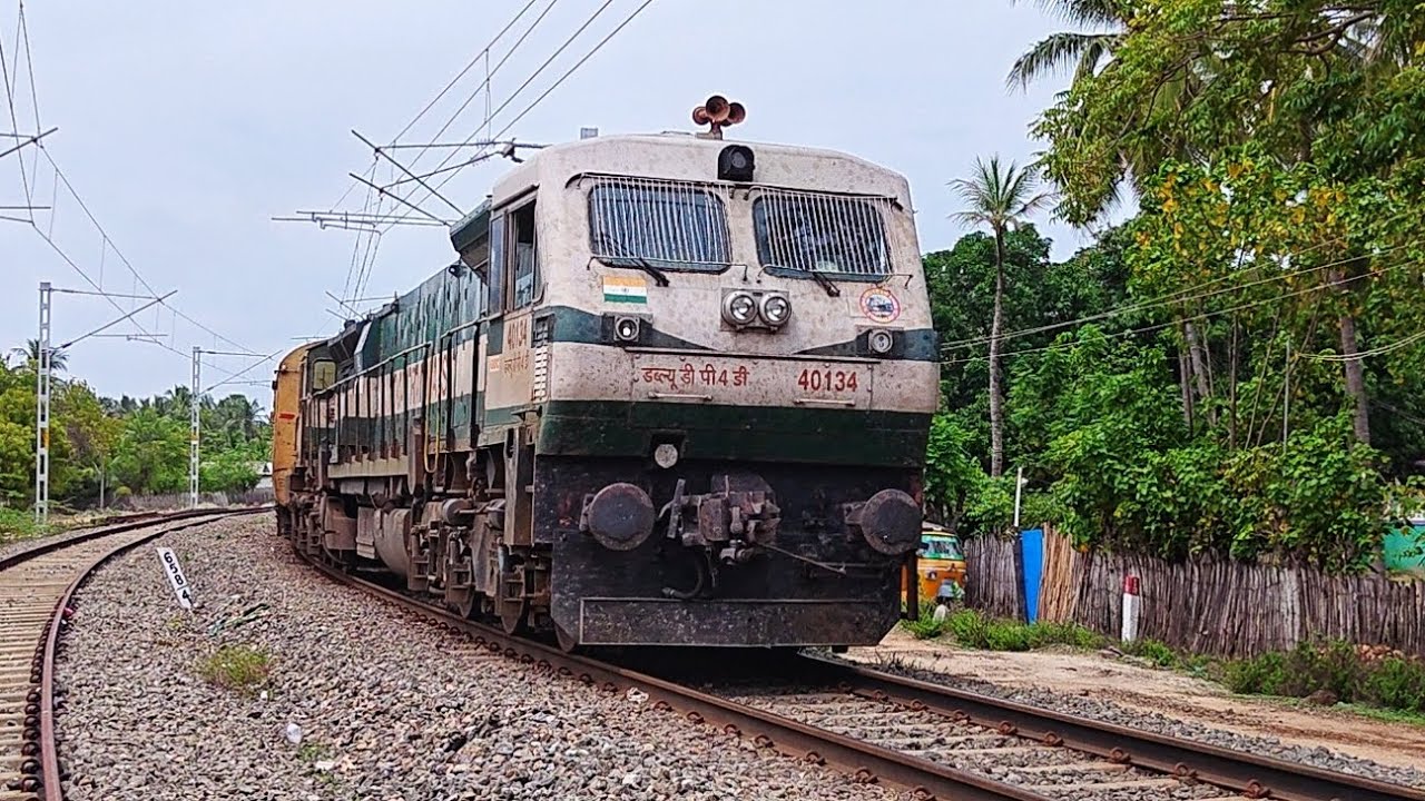 16849/Tiruchchirapalli Rameswaram Express departing Pamban || 40134 GOC WDP-4D 