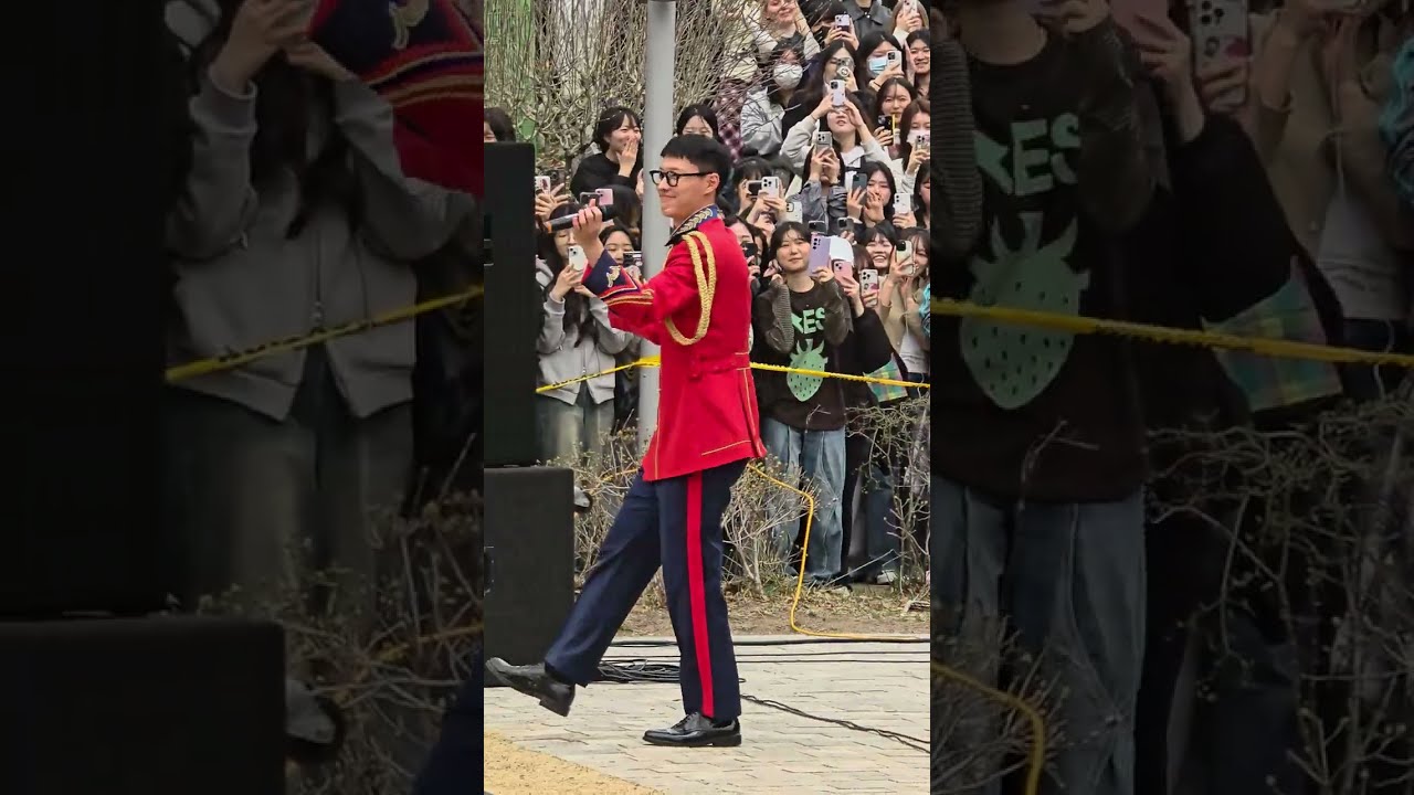 [4K] 250325 WOODZ(조승연) 육사 군악대 공연 ‘하늘을 달리다' + ‘좋지 아니한가' @시립대 ROTC 홍보 행사