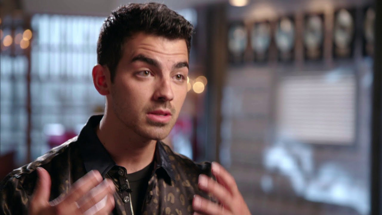 Adam Levine and Joe Jonas Talk The Voice & Team Adam