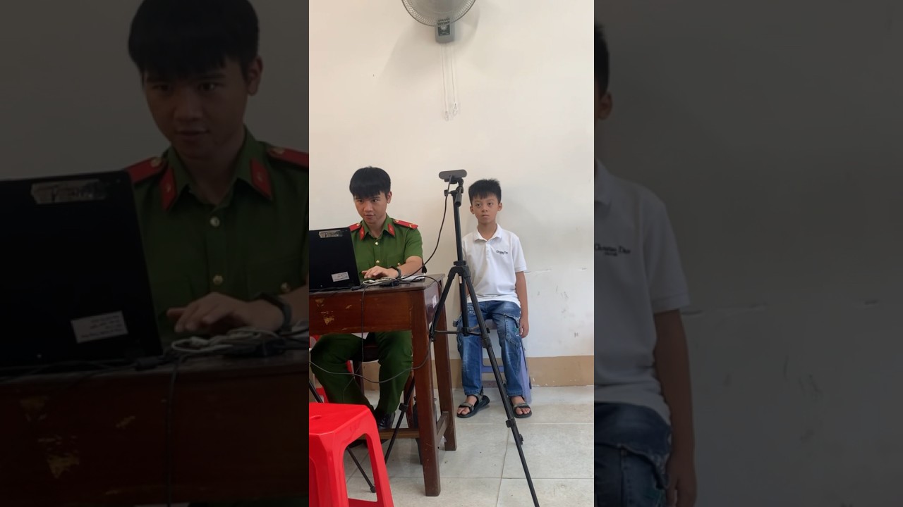 Khi hai b&uacute;p măng non đi l&agrave;m cccd #shorts