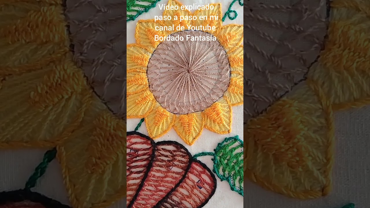 Bordado a mano 👆🏻 centro de girasol