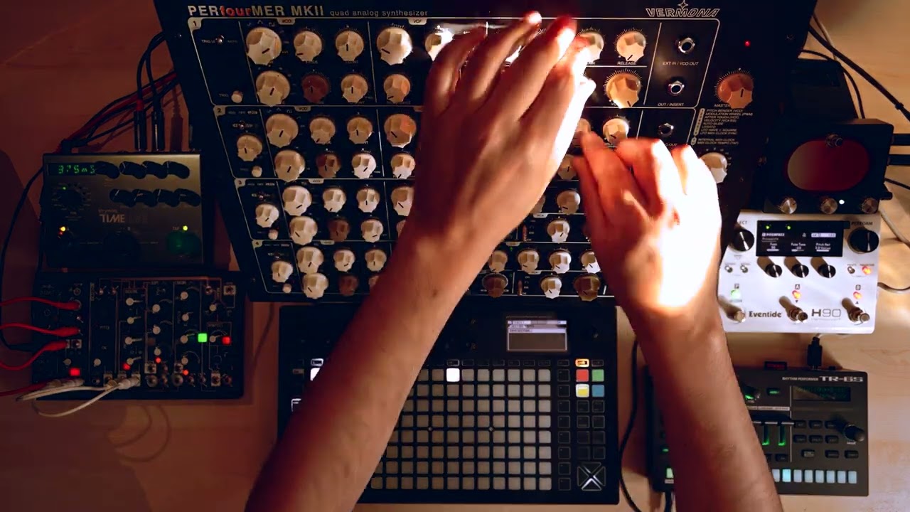 135▶️ New Room (Vermona Perfourmer + H90 + Pill // Make Noise 0 Coast + Timeline // Squarp Hapax)