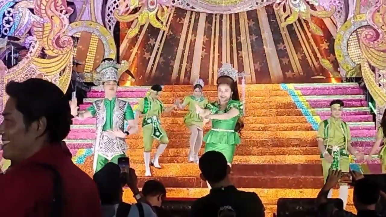 อยู่จนเต้ยลาม่วนคัก#สาวน้อยลำเพลินshow #สาวน้อยเพชรบ้านแพง #dance #food 