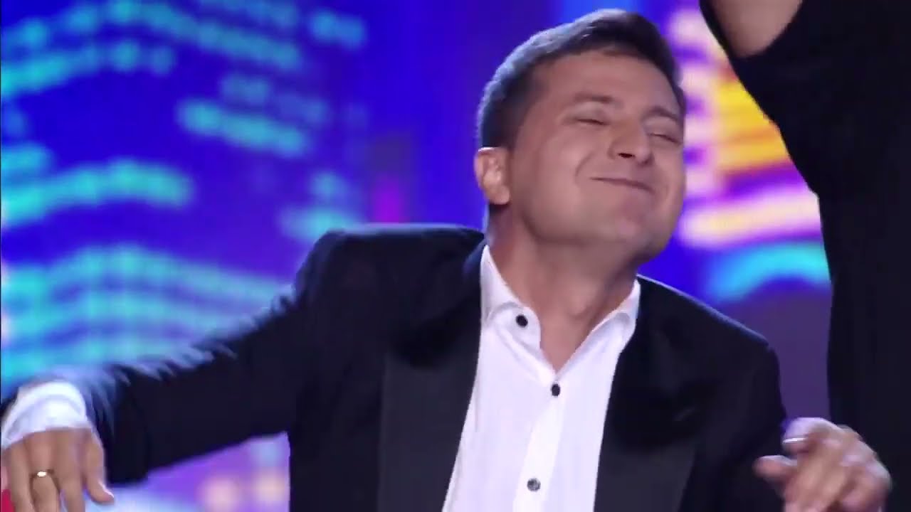Volodimir Zelensky toca Hava Naguila en el piano