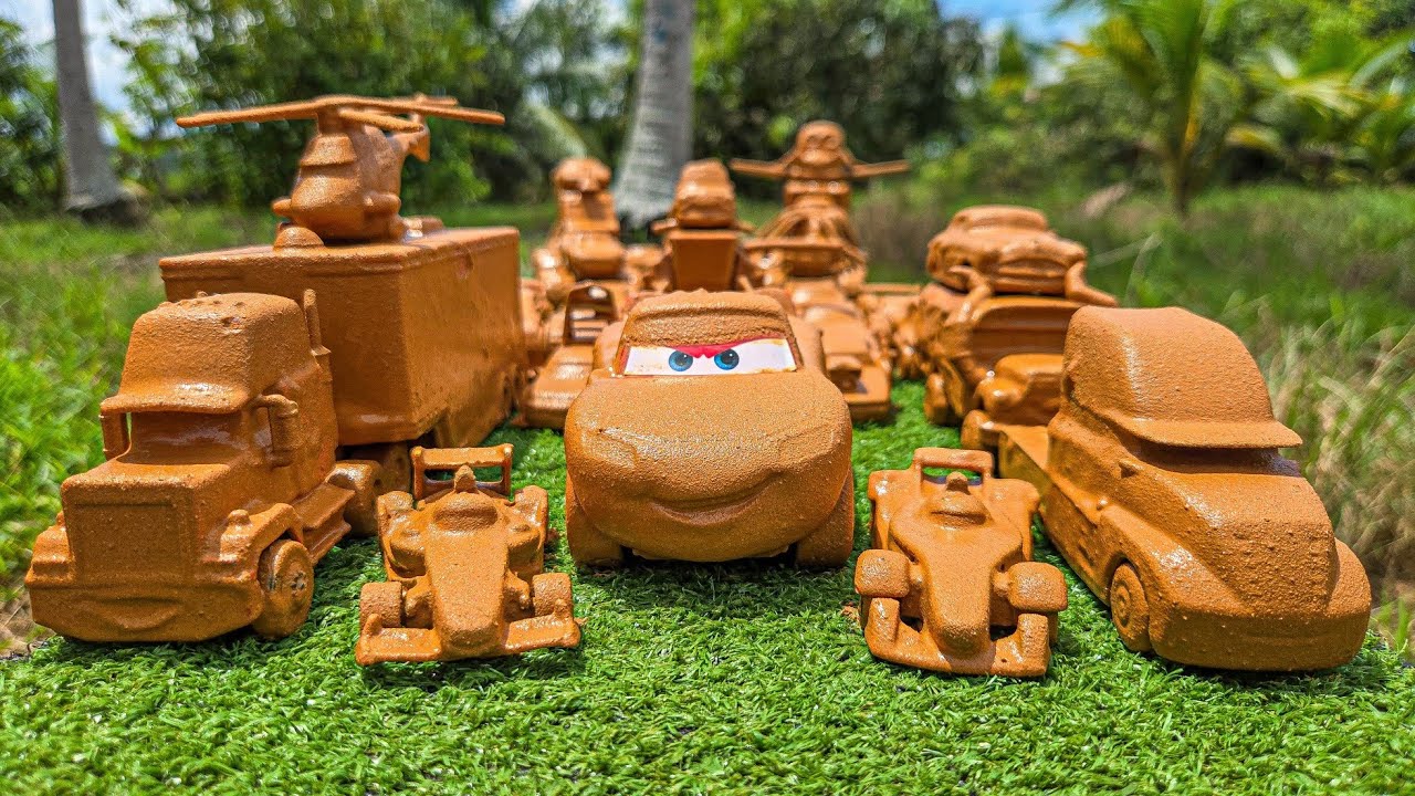 Clean up a lot of Disney cars & muddy toy car convoys