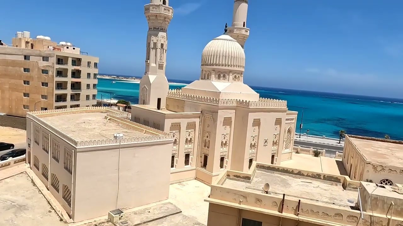 برج الجوهره خلف العوام